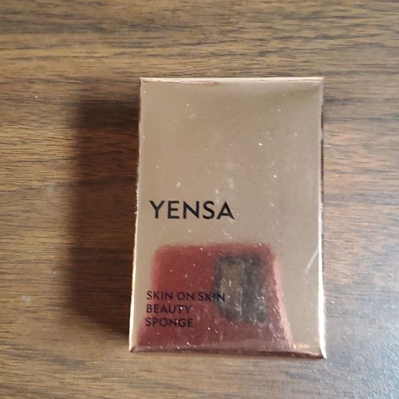 NEW YENSA Skin on‎ Skin Beauty Sponge - Picture 2 of 6